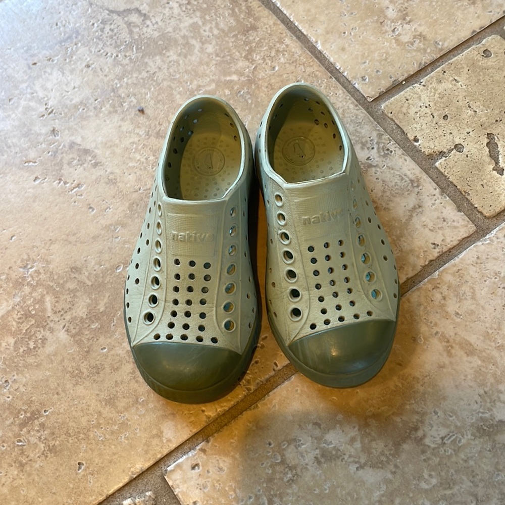 Native shoes-green- size children 8